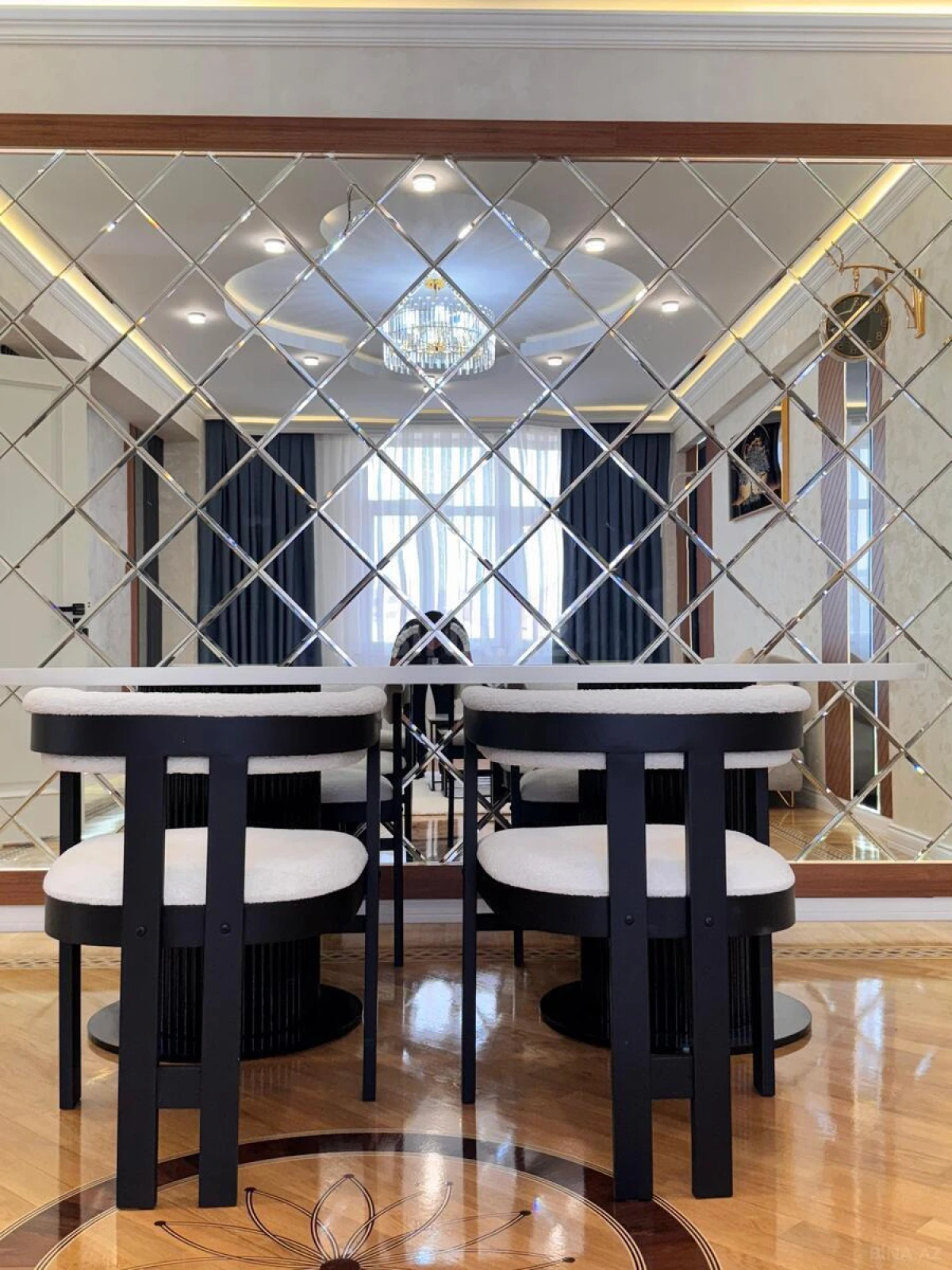 Satılır 2 otaqlı mənzil 84 m²