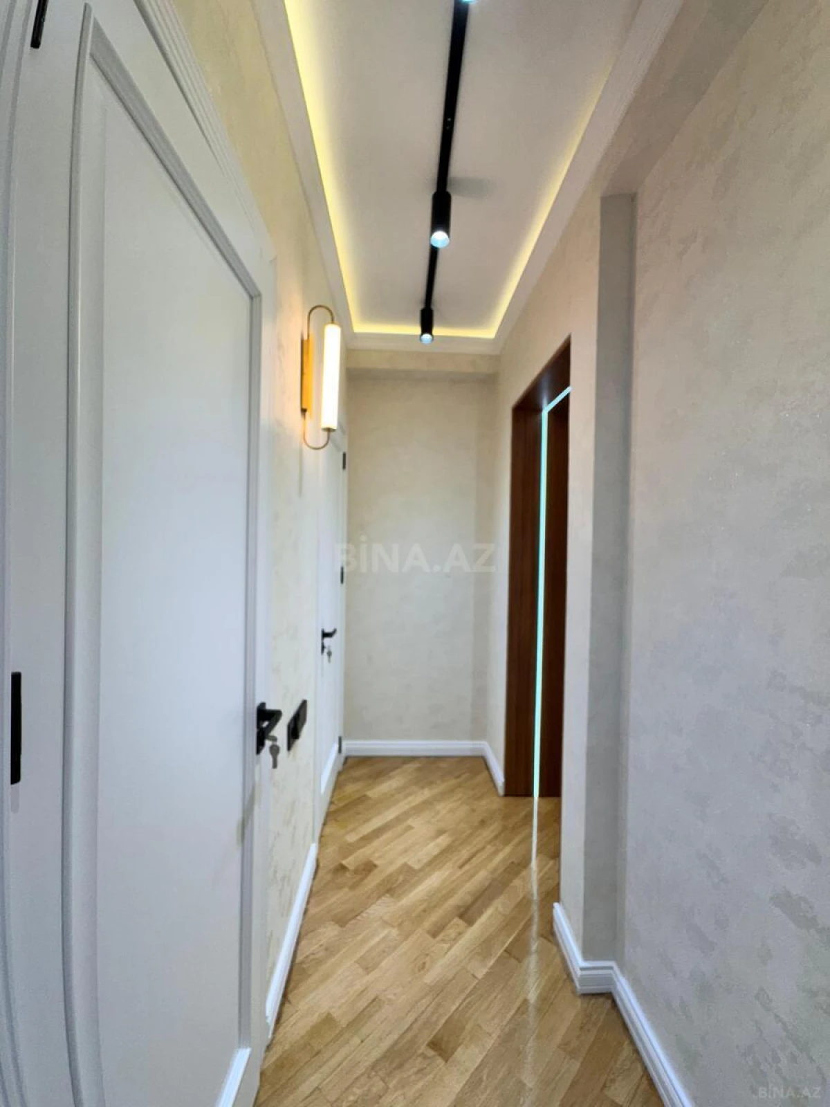 Satılır 2 otaqlı mənzil 84 m²