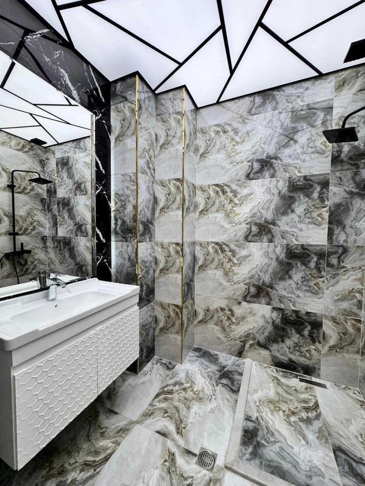 Satılır 2 otaqlı mənzil 84 m²