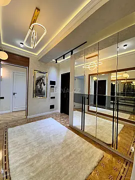 Satılır 2 otaqlı mənzil 84 m²