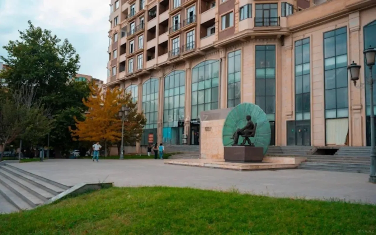 Satılır 2 otaqlı mənzil 100 m²