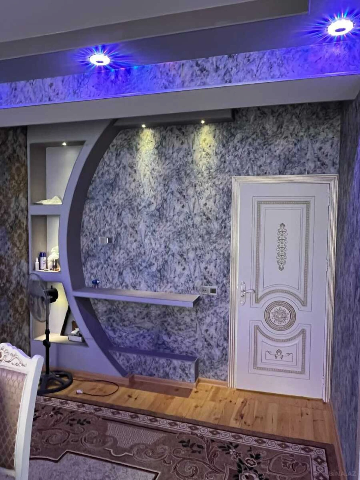 Kirayə verilir 2 otaqlı mənzil 61 m²