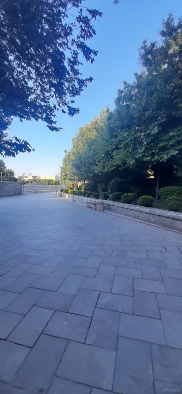 Satılır 5 otaqlı mənzil 210 m²