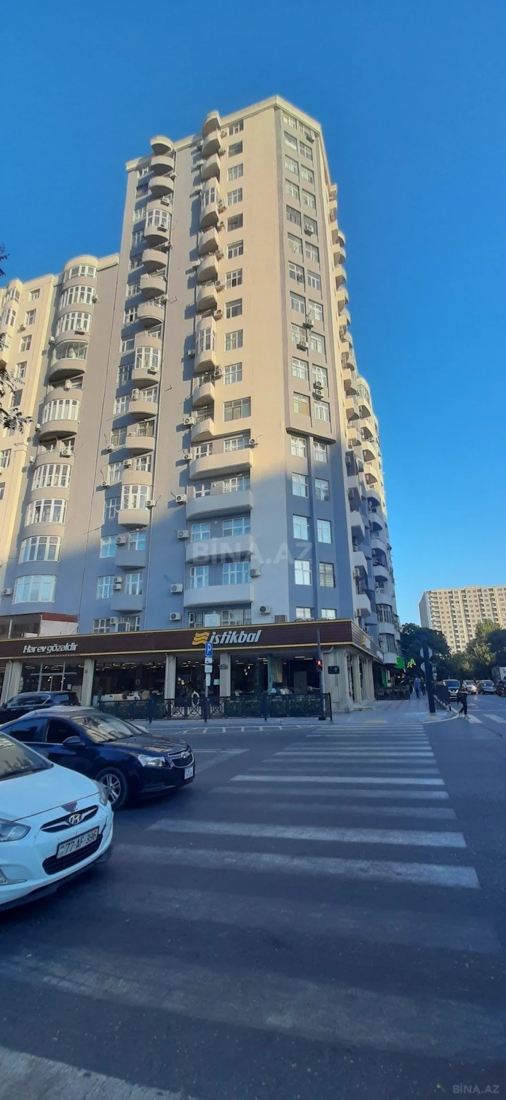 Satılır 5 otaqlı mənzil 210 m²