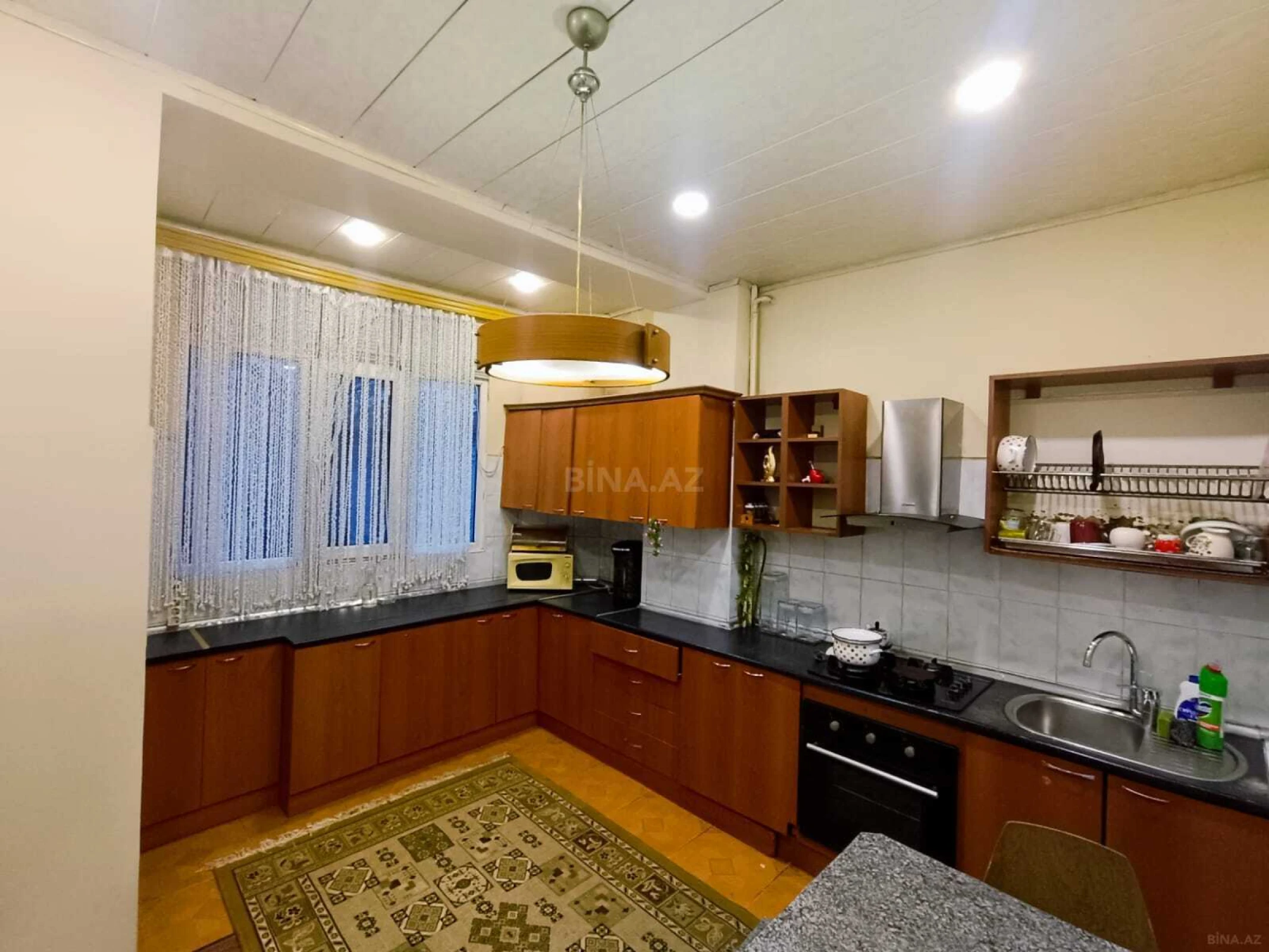 Satılır 4 otaqlı mənzil 136 m²