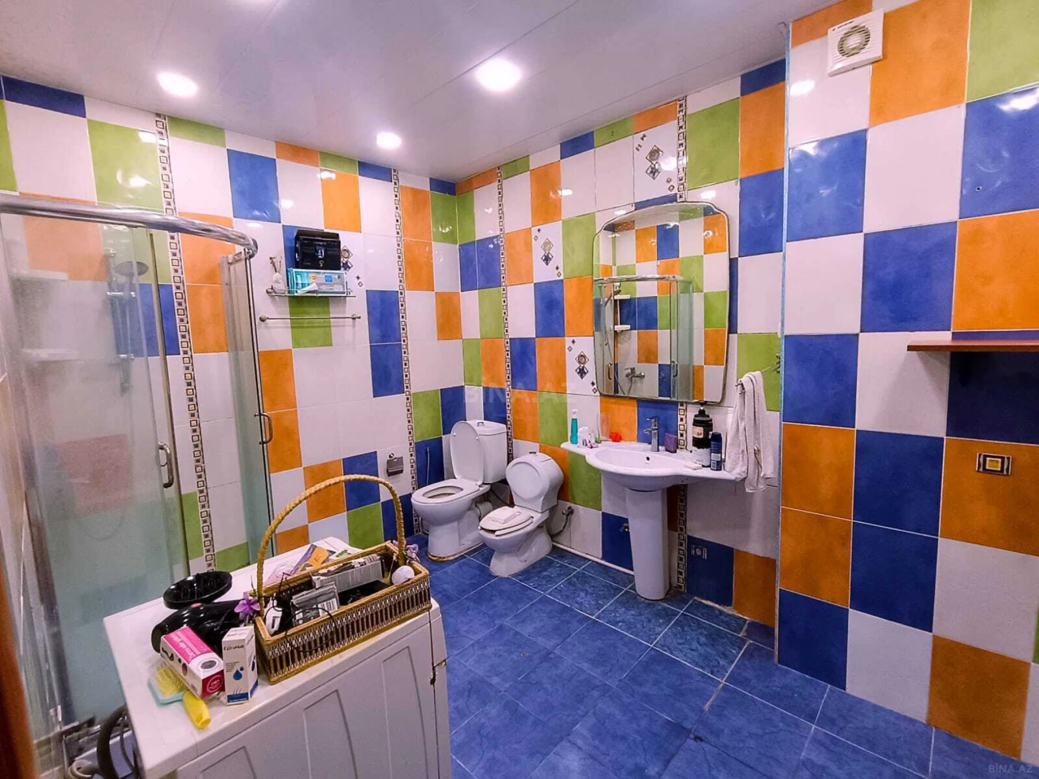 Satılır 4 otaqlı mənzil 136 m²