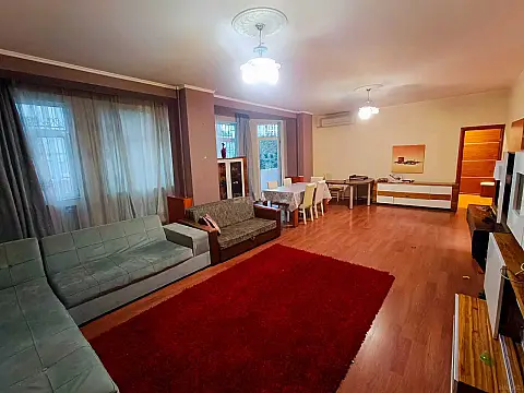 Satılır 4 otaqlı mənzil 136 m²
