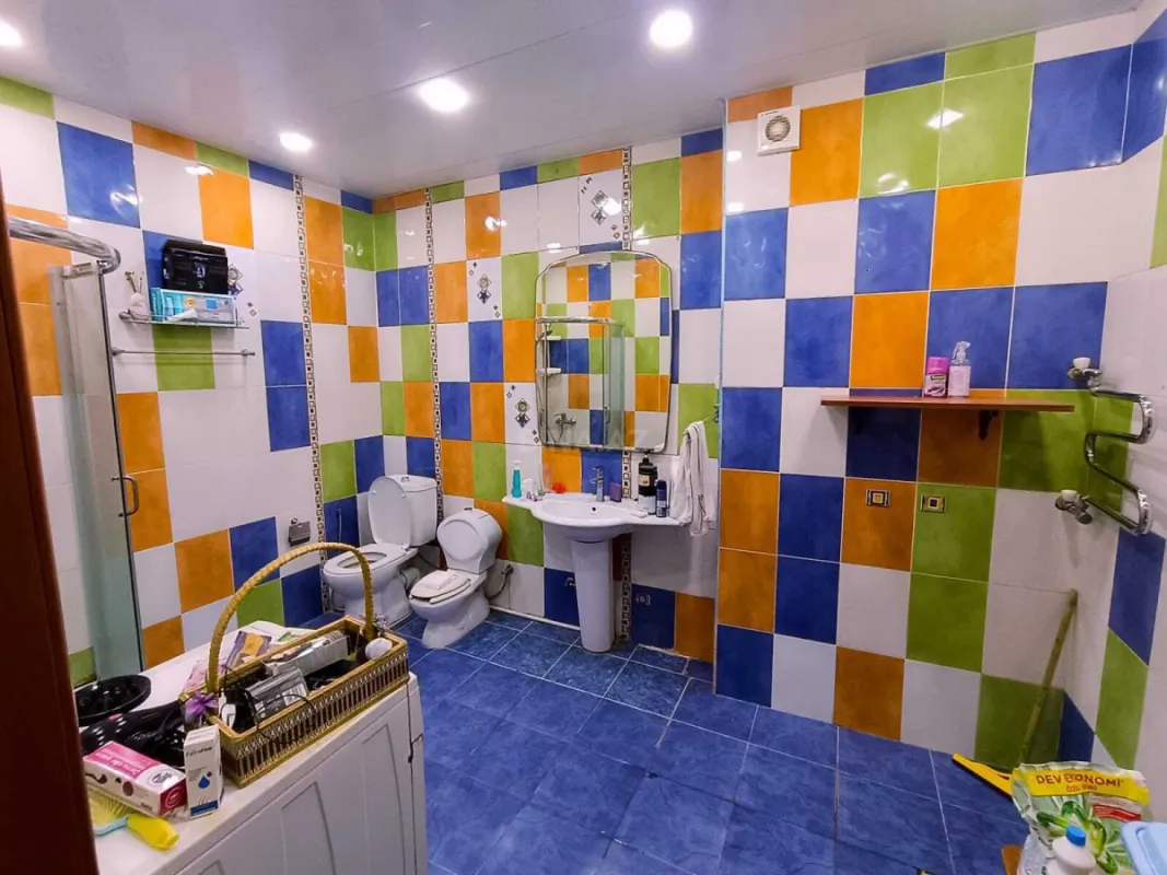 Satılır 4 otaqlı mənzil 136 m²