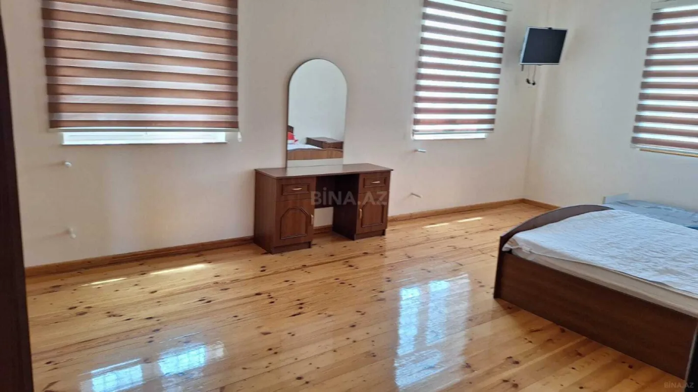 Kirayə verilir 5 otaqlı həyət evi 200 m²