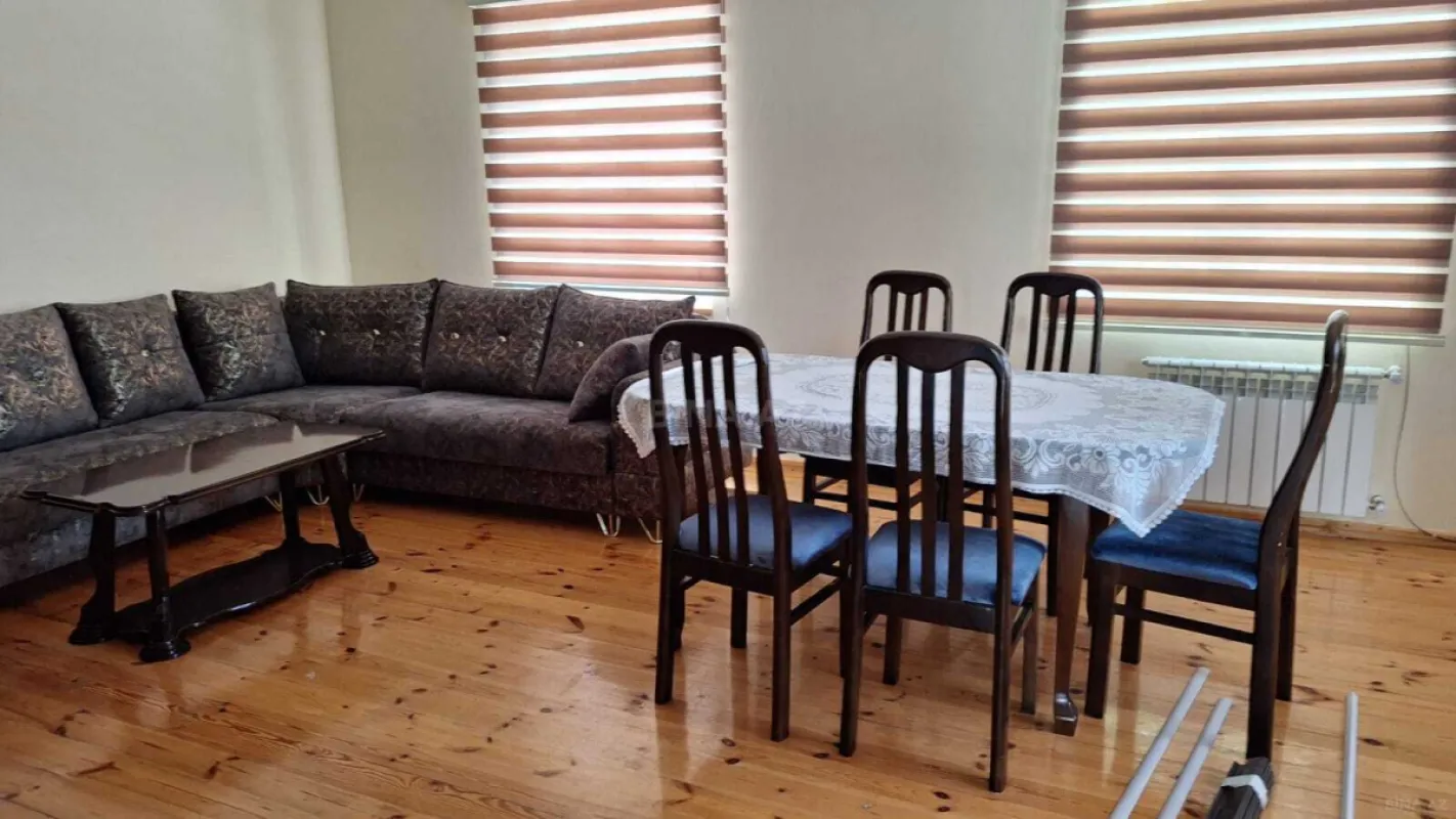 Kirayə verilir 5 otaqlı həyət evi 200 m²