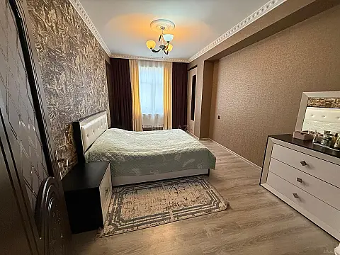 Satılır 3 otaqlı mənzil 90 m²