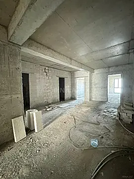 Satılır 2 otaqlı mənzil 82 m²