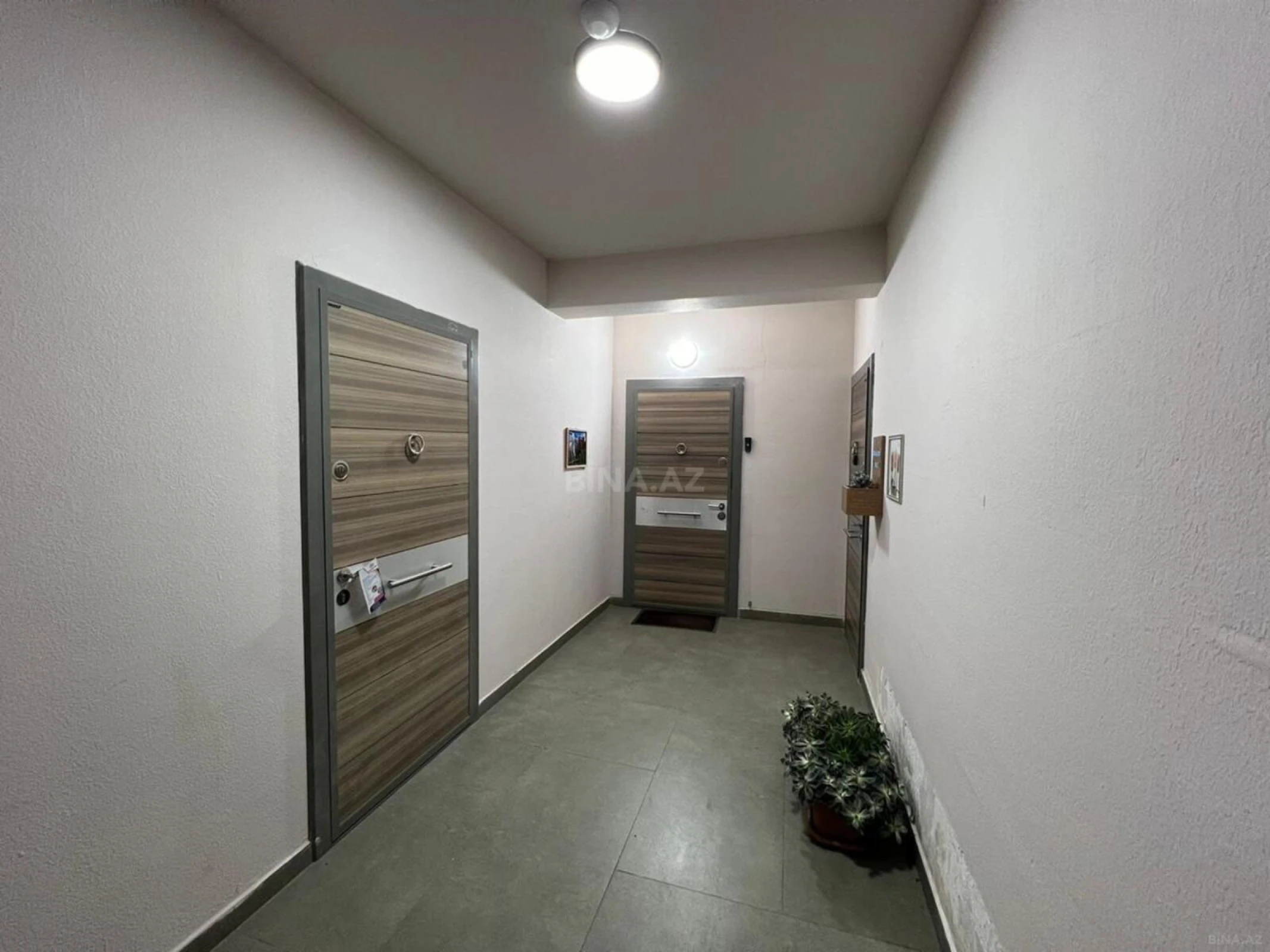 Satılır 2 otaqlı mənzil 82 m²