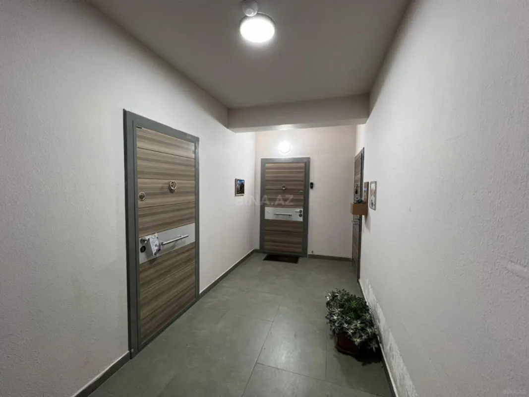 Satılır 2 otaqlı mənzil 82 m²