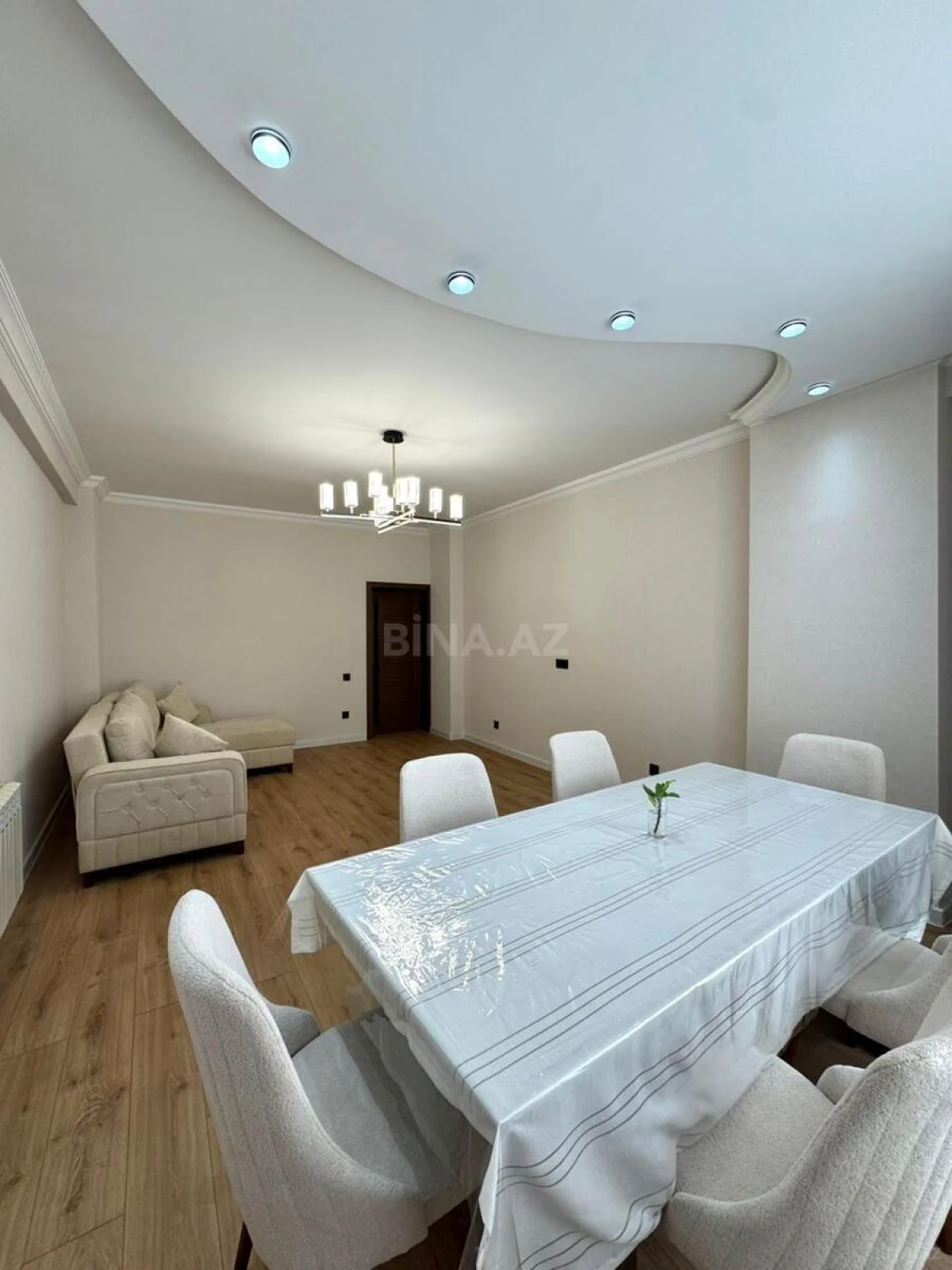 Satılır 2 otaqlı mənzil 68 m²