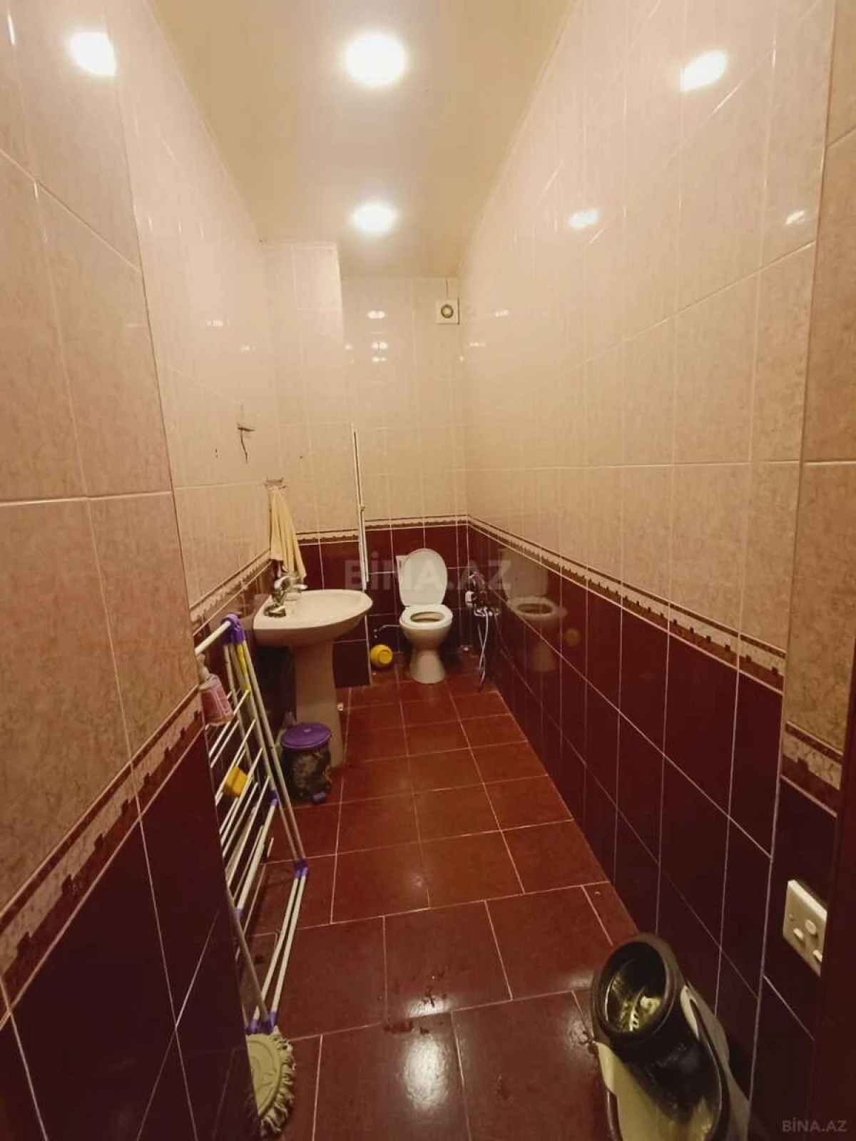 Satılır 4 otaqlı mənzil 136 m²