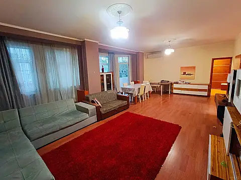 Satılır 4 otaqlı mənzil 136 m²