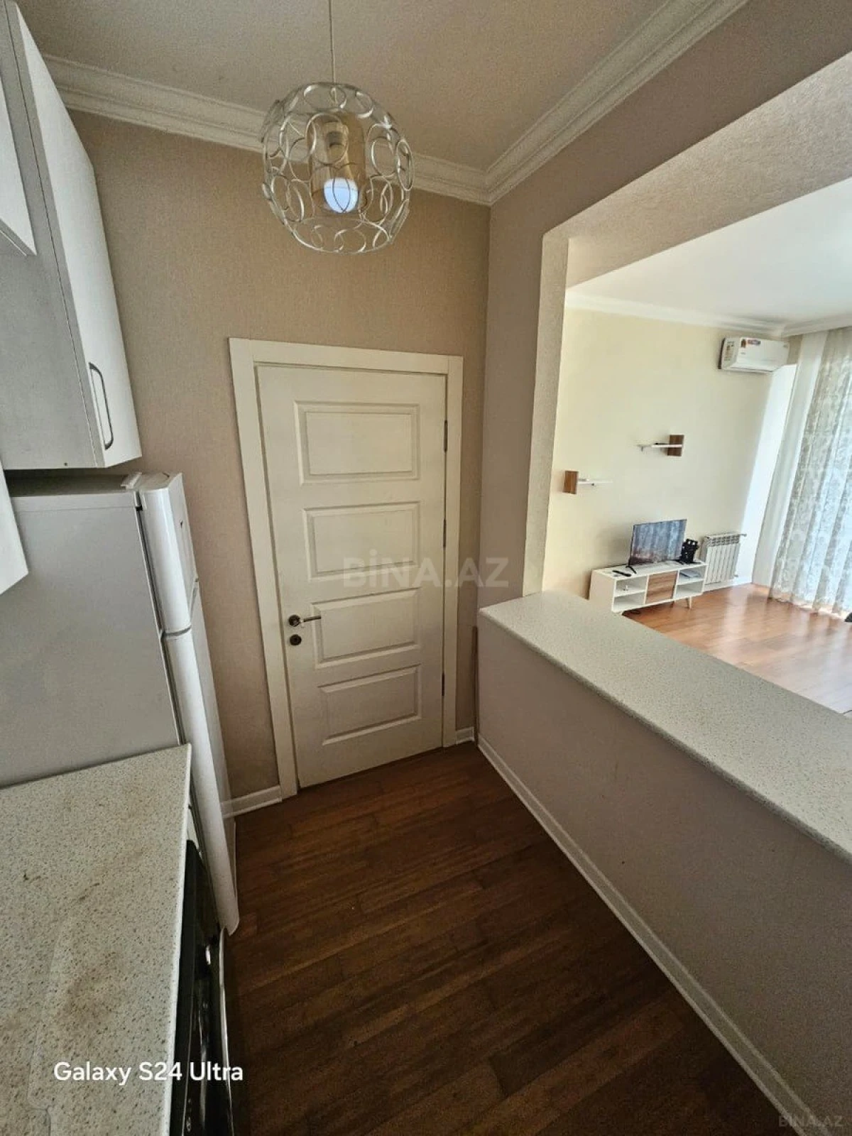 Kirayə verilir 2 otaqlı mənzil 62 m²