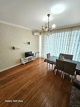 Kirayə verilir 2 otaqlı mənzil 62 m²