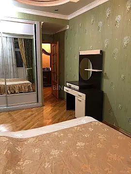 Kirayə verilir 3 otaqlı mənzil 115 m²