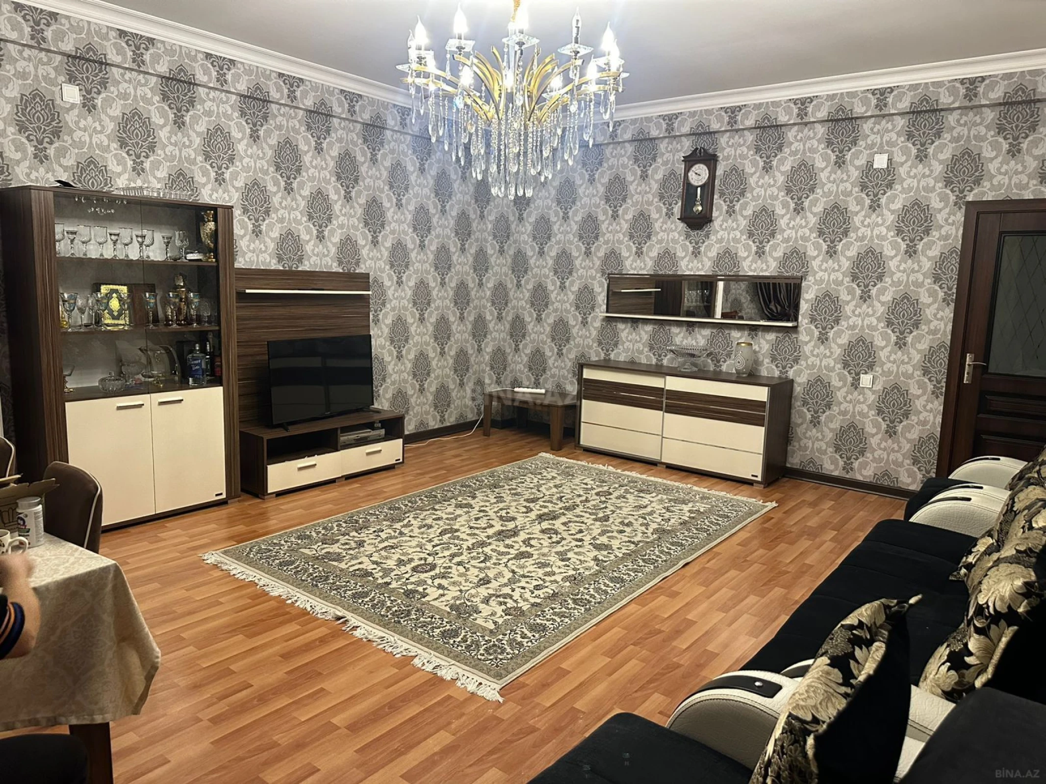 Satılır 2 otaqlı mənzil 98 m²