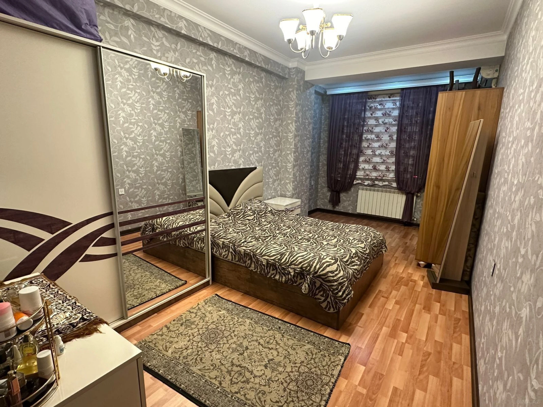 Satılır 2 otaqlı mənzil 98 m²