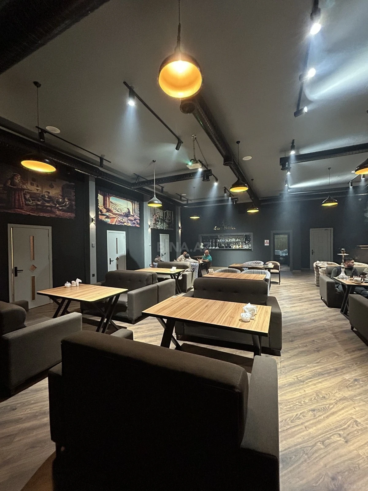 Kirayə verilir obyekt 200 m²