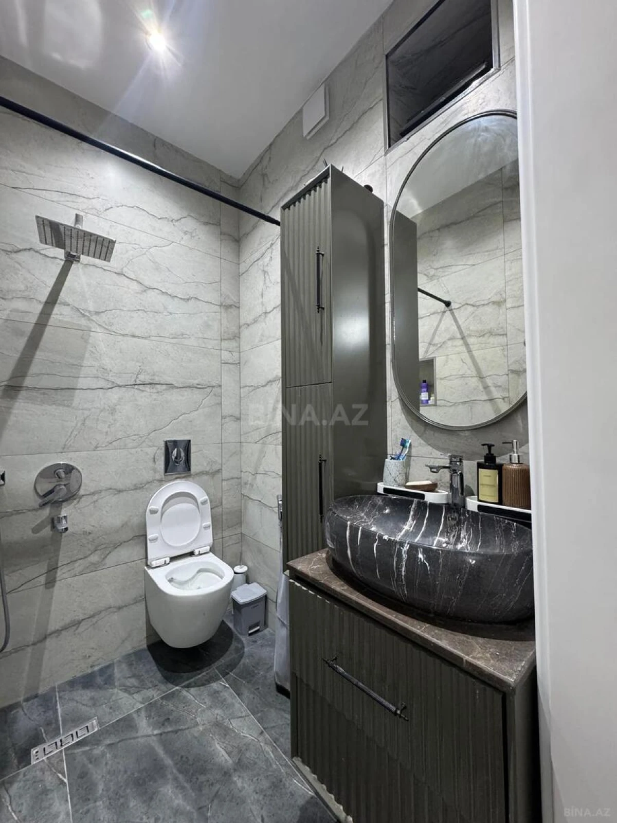 Satılır 5 otaqlı həyət evi 200 m²