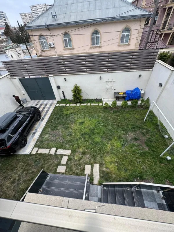 Satılır 5 otaqlı həyət evi 200 m²