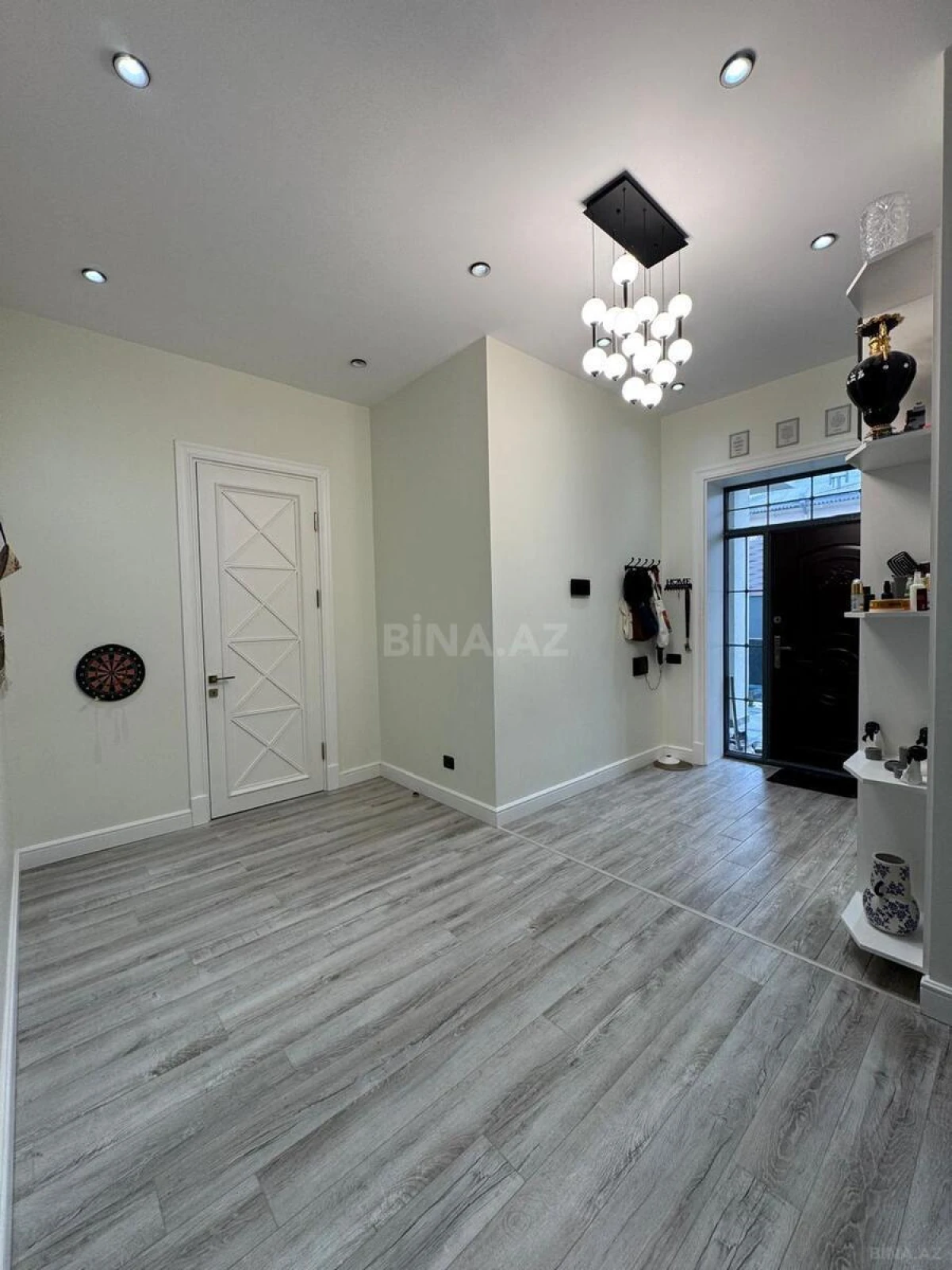 Satılır 5 otaqlı həyət evi 200 m²