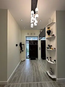 Satılır 5 otaqlı həyət evi 200 m²