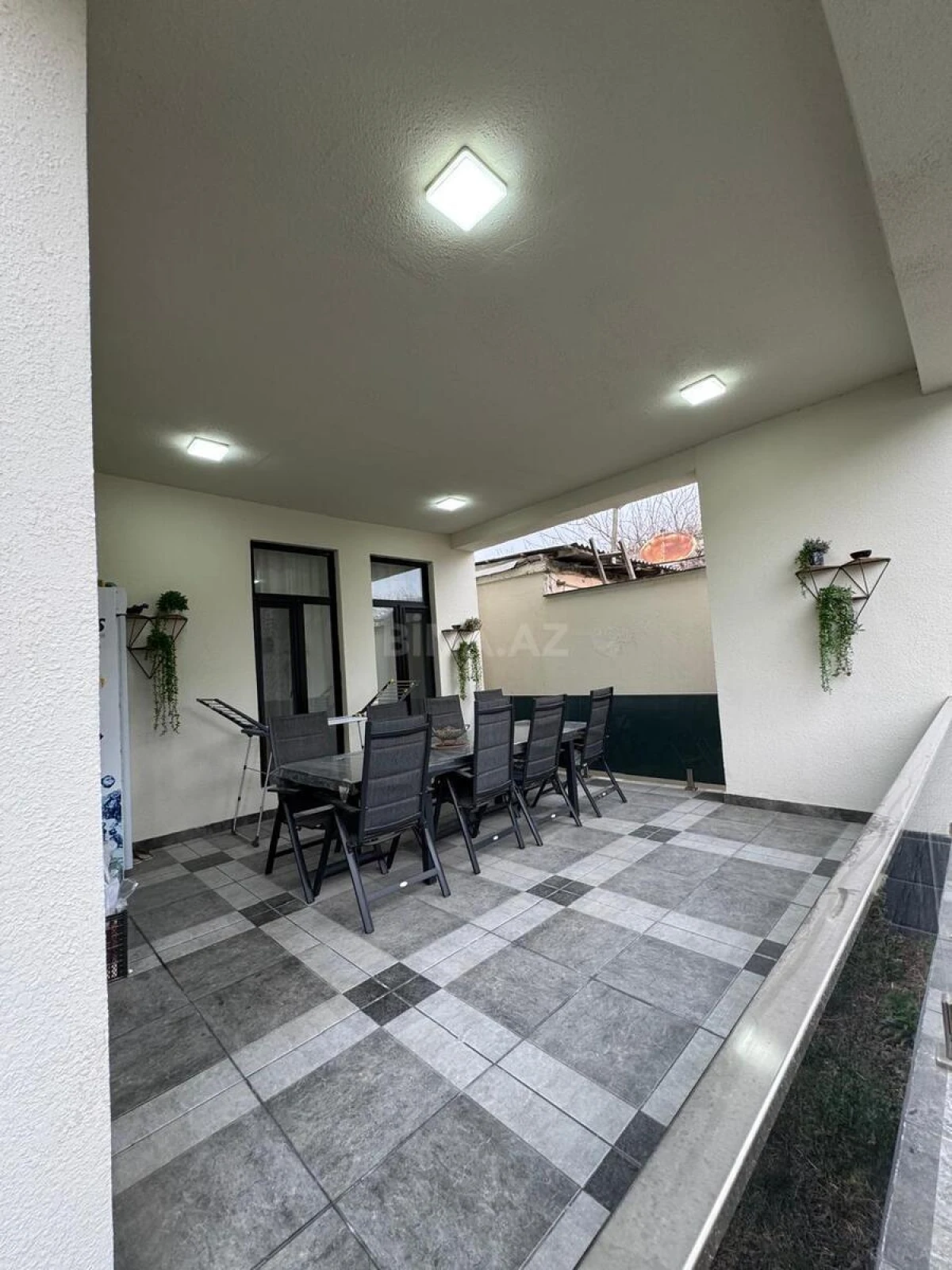 Satılır 5 otaqlı həyət evi 200 m²