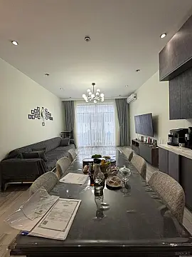 Satılır 5 otaqlı həyət evi 200 m²