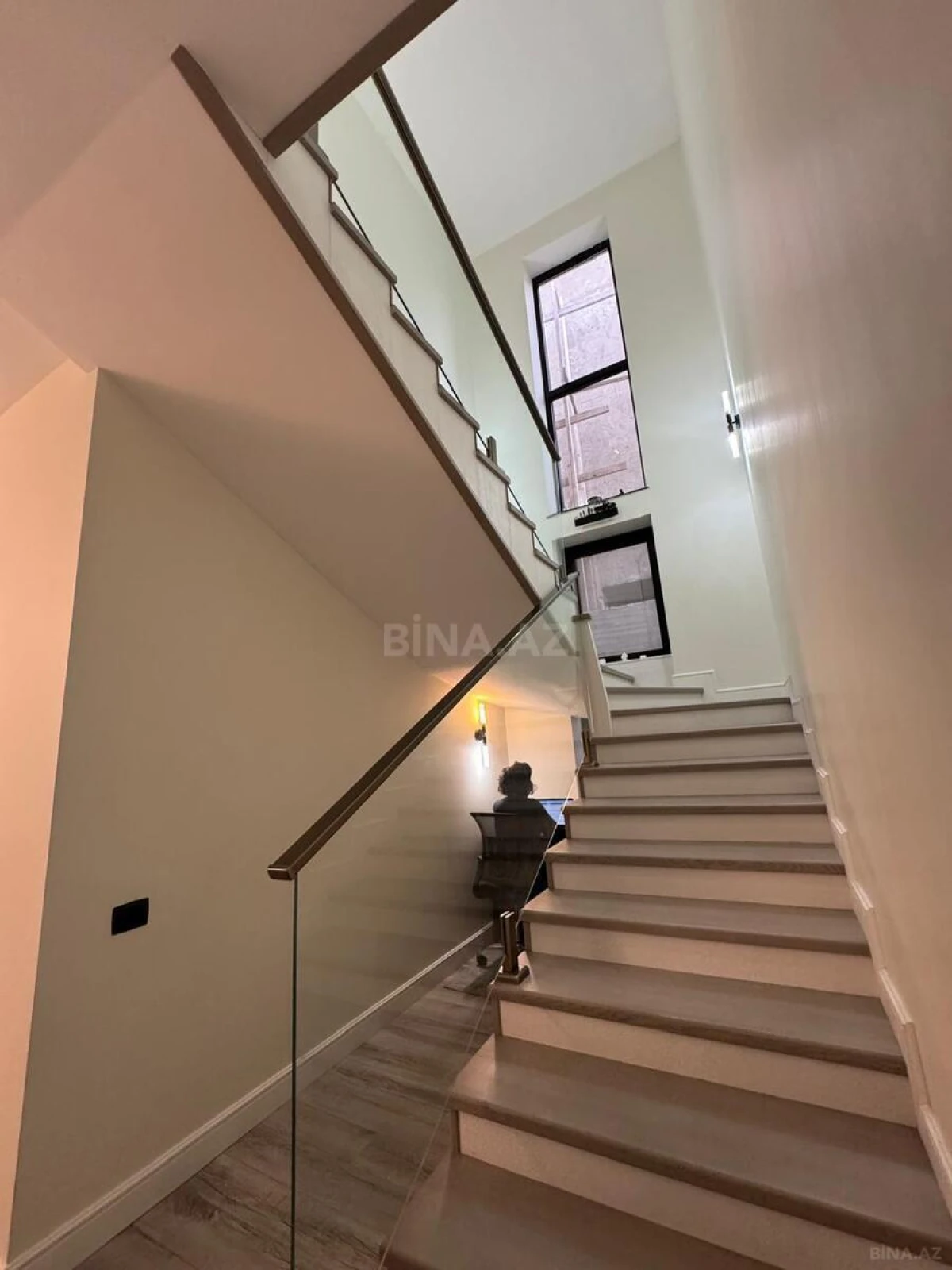 Satılır 5 otaqlı həyət evi 200 m²