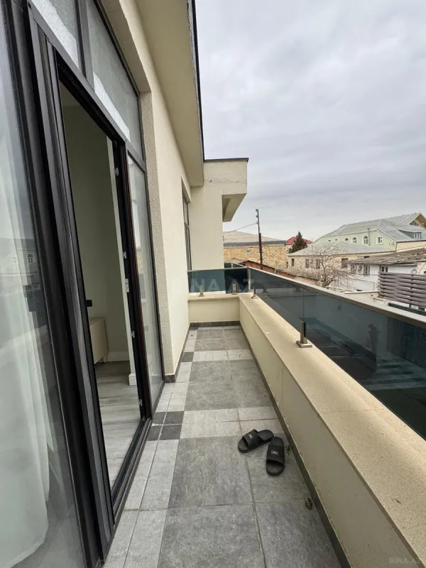 Satılır 5 otaqlı həyət evi 200 m²