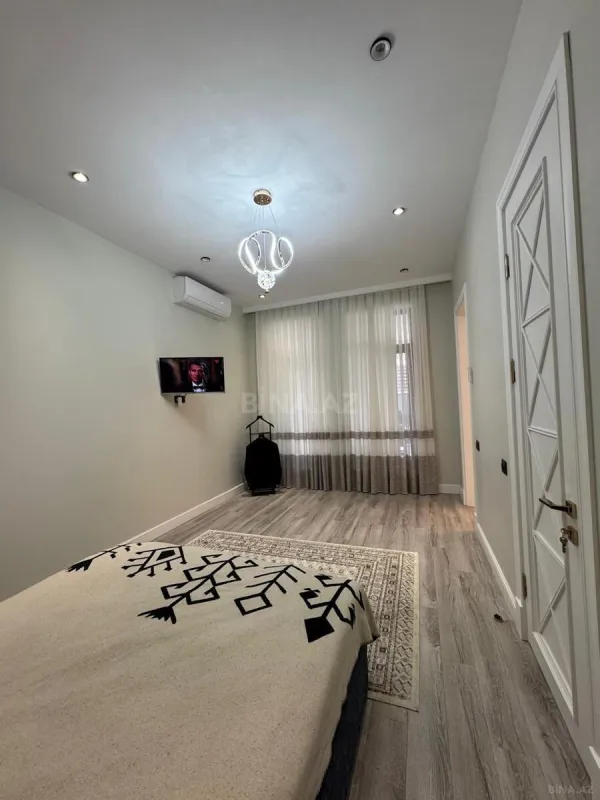 Satılır 5 otaqlı həyət evi 200 m²