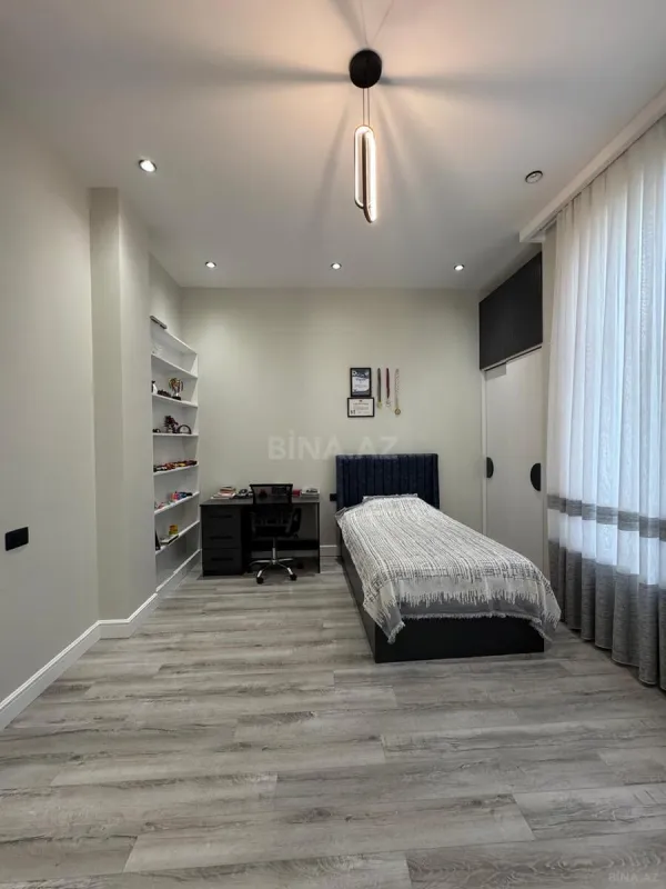 Satılır 5 otaqlı həyət evi 200 m²
