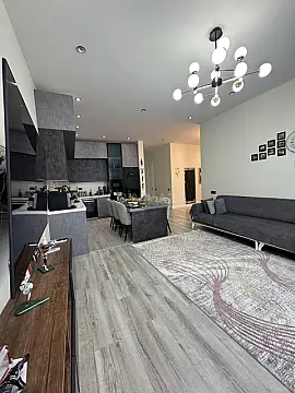 Satılır 5 otaqlı həyət evi 200 m²