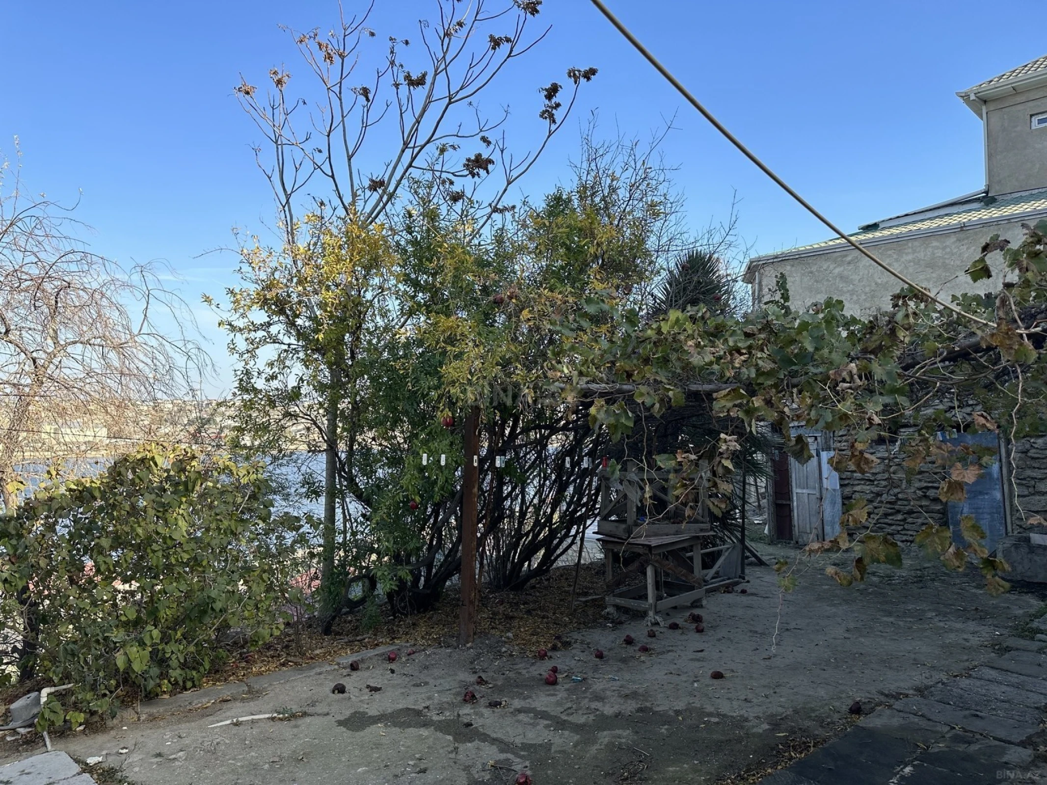 Satılır 4 otaqlı həyət evi 130 m²