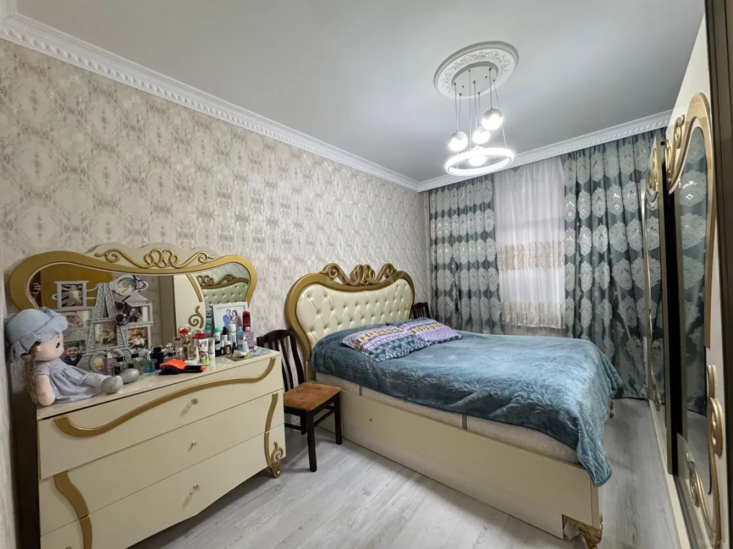 Satılır 5 otaqlı mənzil 110 m²