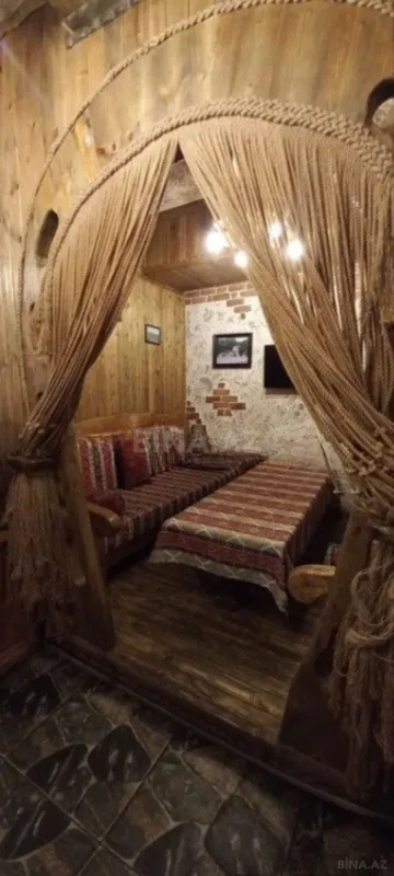 Satılır obyekt 210 m²