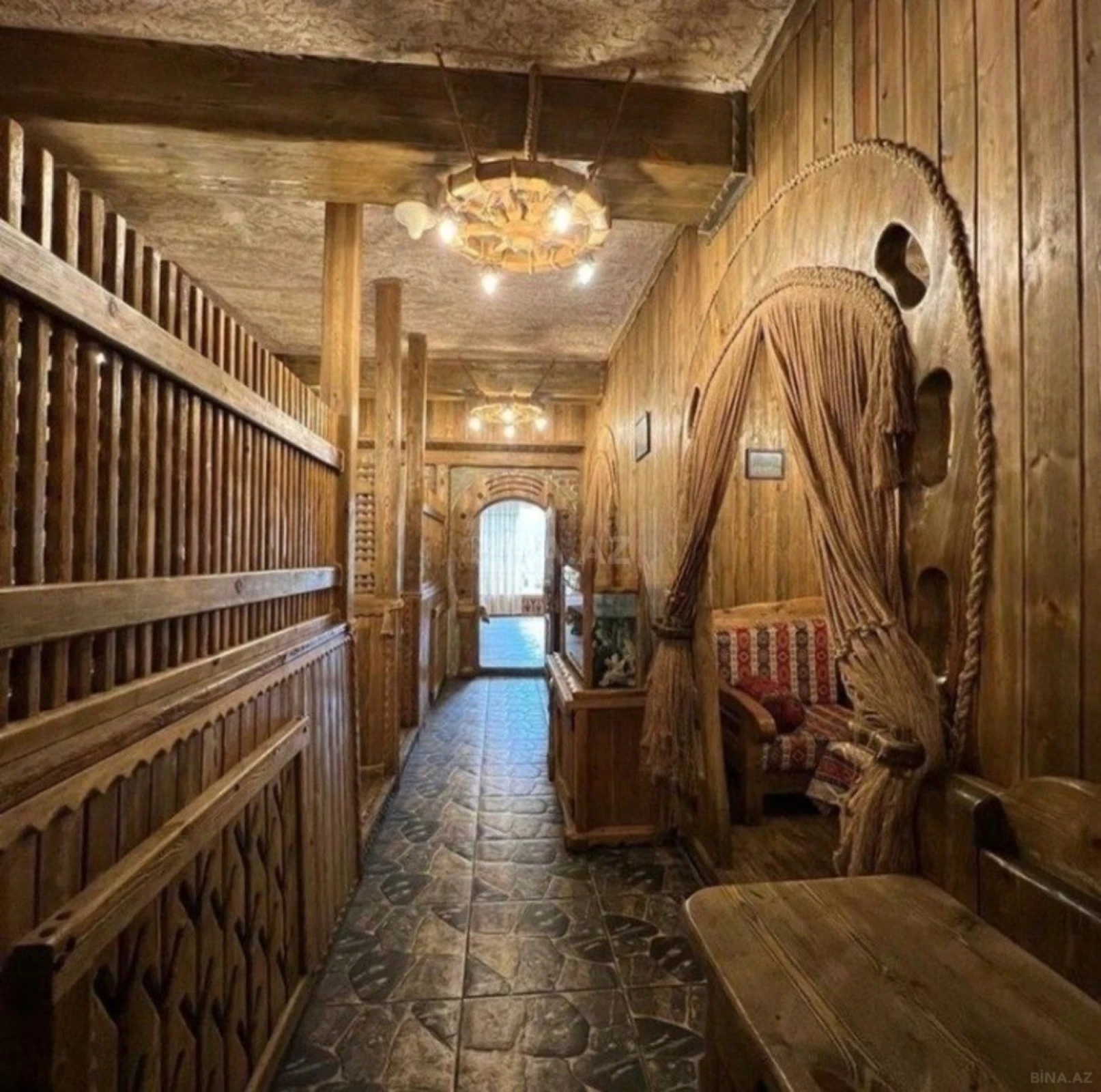 Satılır obyekt 210 m²