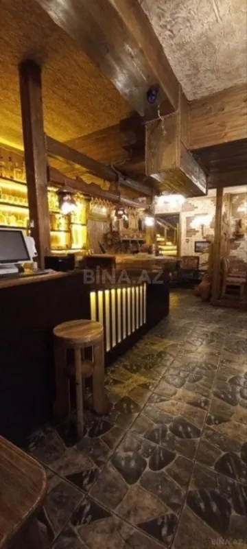 Satılır obyekt 210 m²