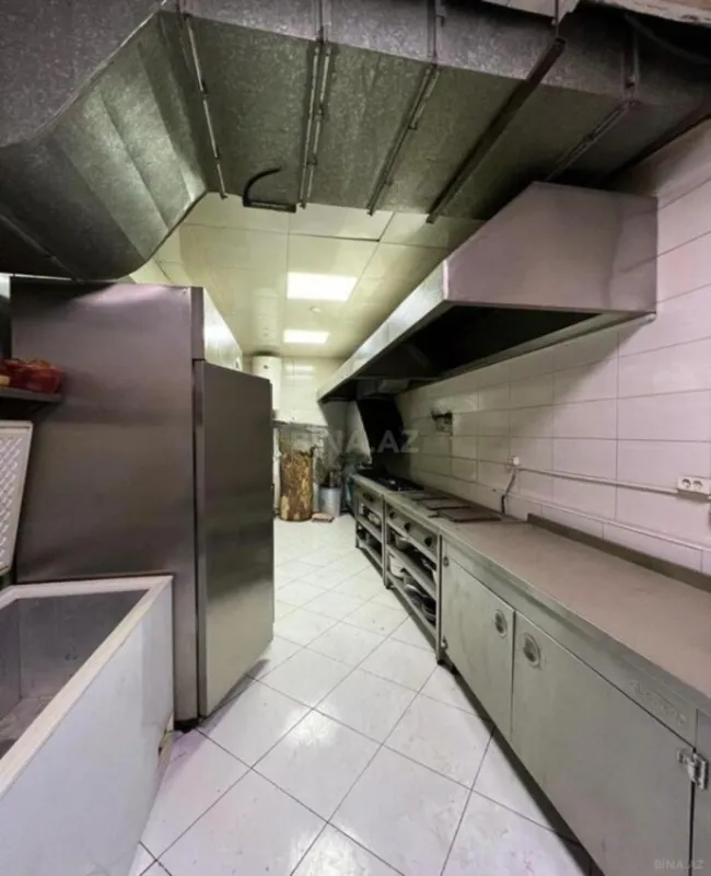 Satılır obyekt 210 m²