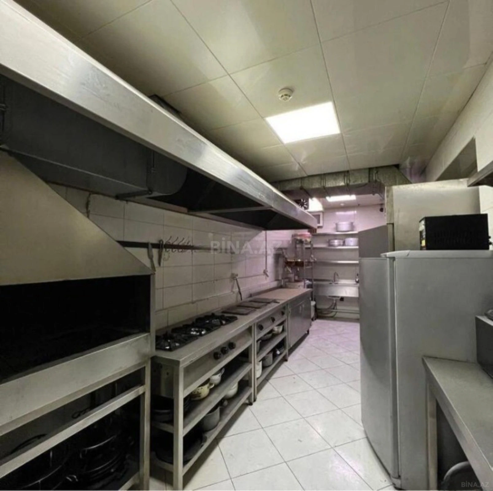 Satılır obyekt 210 m²