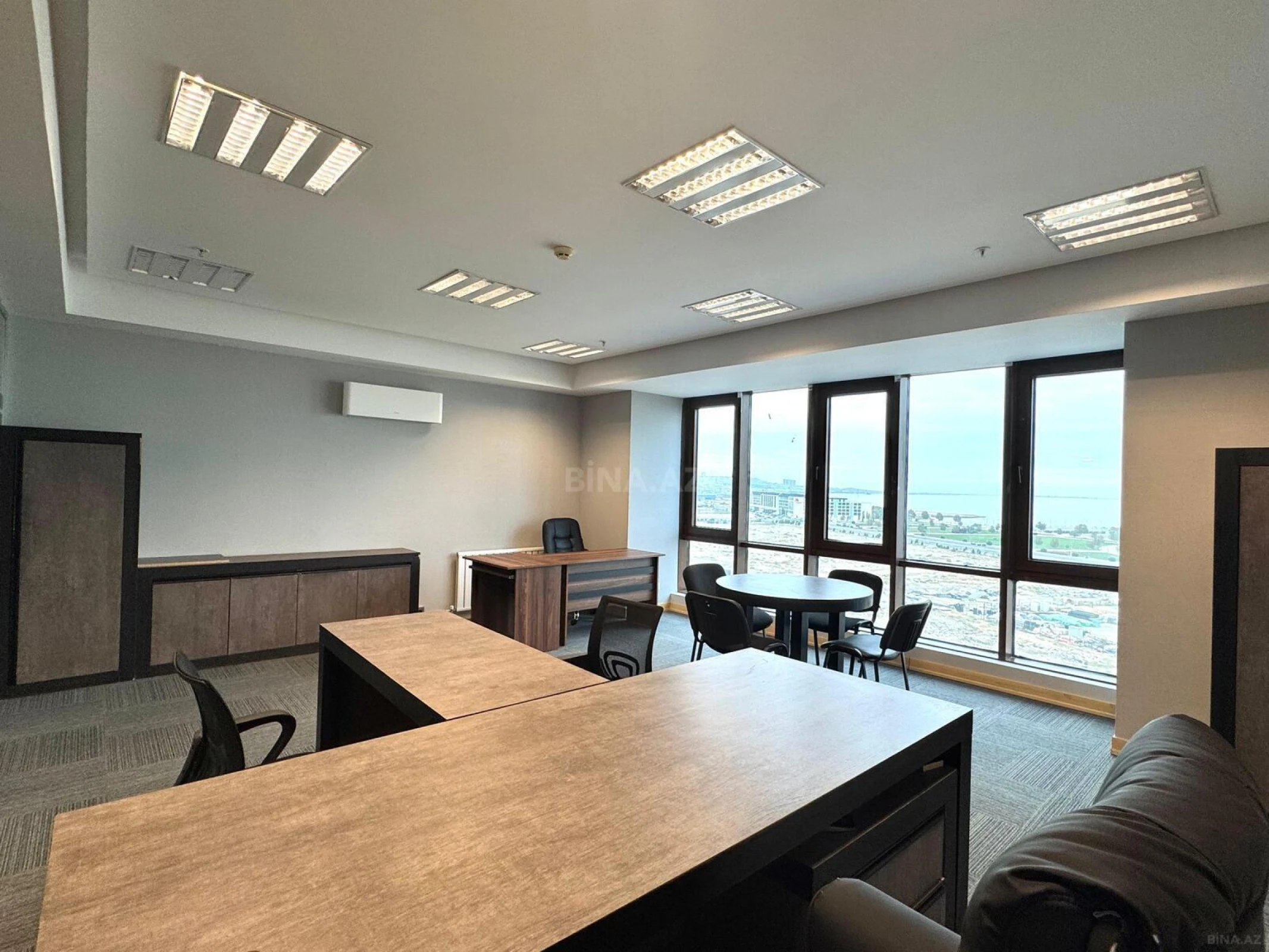 Kirayə verilir 2 otaqlı ofis 110 m²