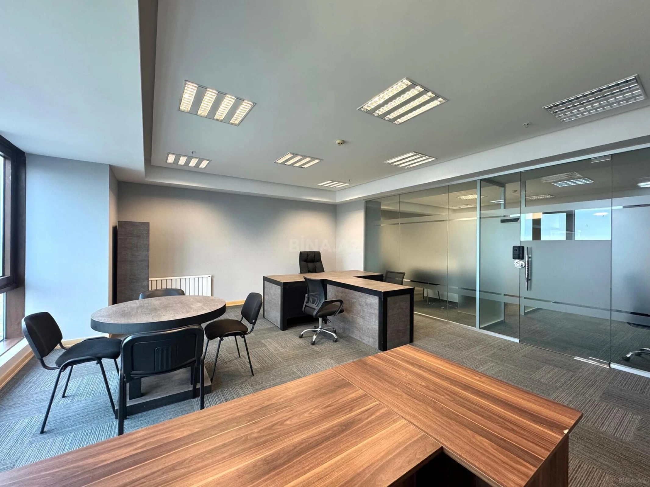 Kirayə verilir 2 otaqlı ofis 110 m²