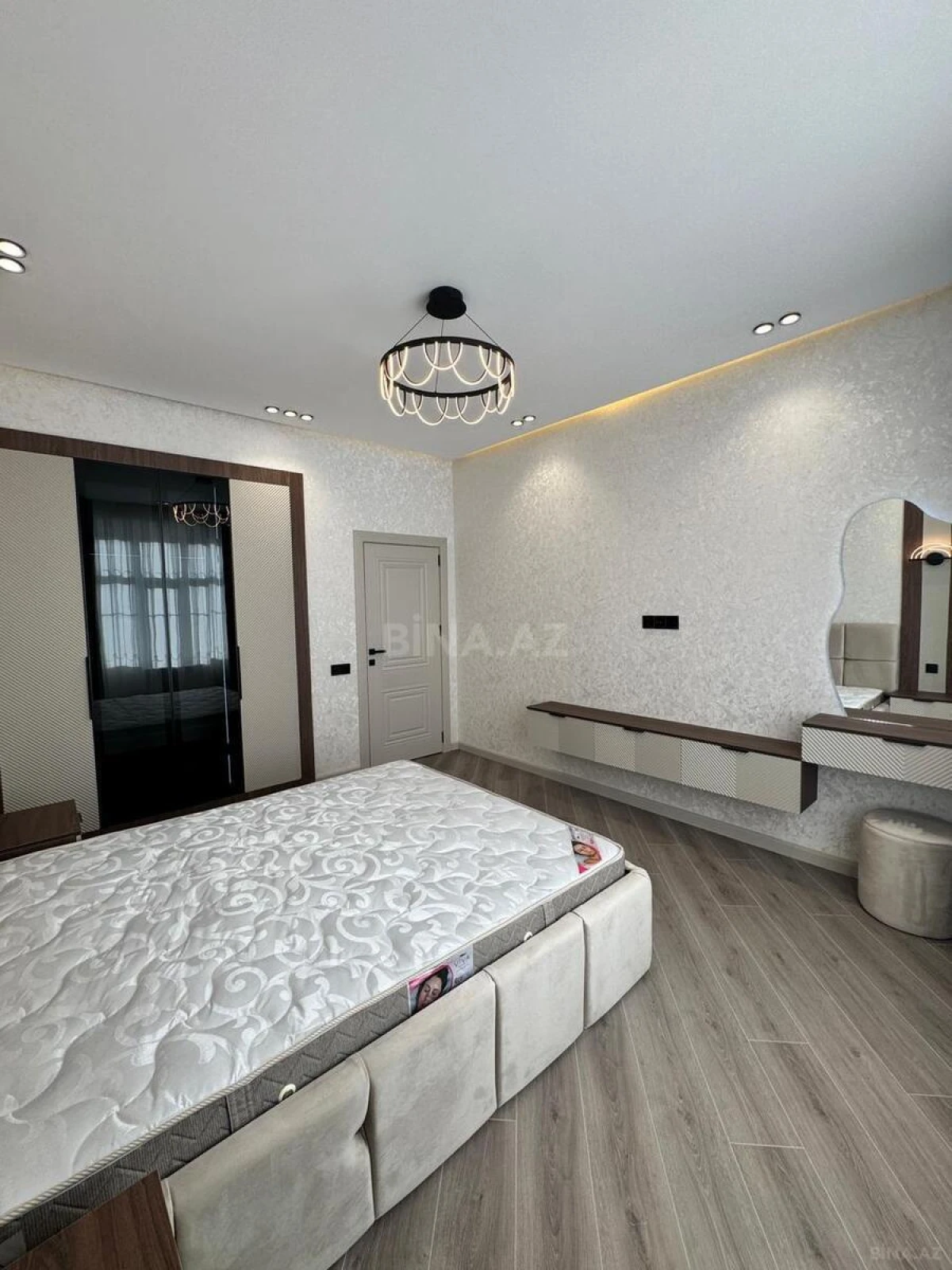 Satılır 3 otaqlı mənzil 90 m²