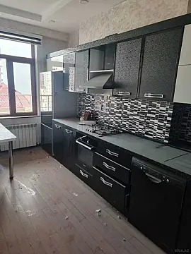 Satılır 3 otaqlı mənzil 153 m²