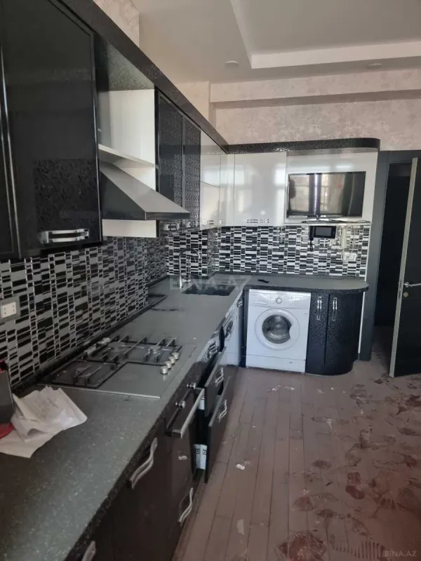 Satılır 3 otaqlı mənzil 153 m²